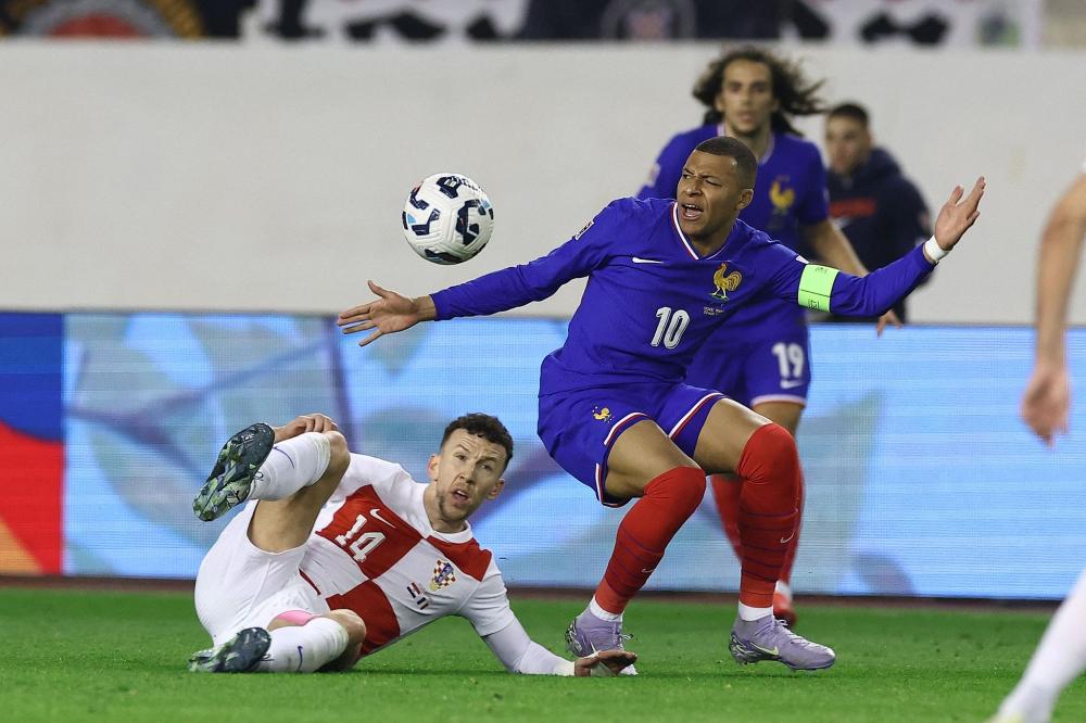 阿贾克斯门将谈表现起伏：主客场用球不同，没踢过球的不会懂